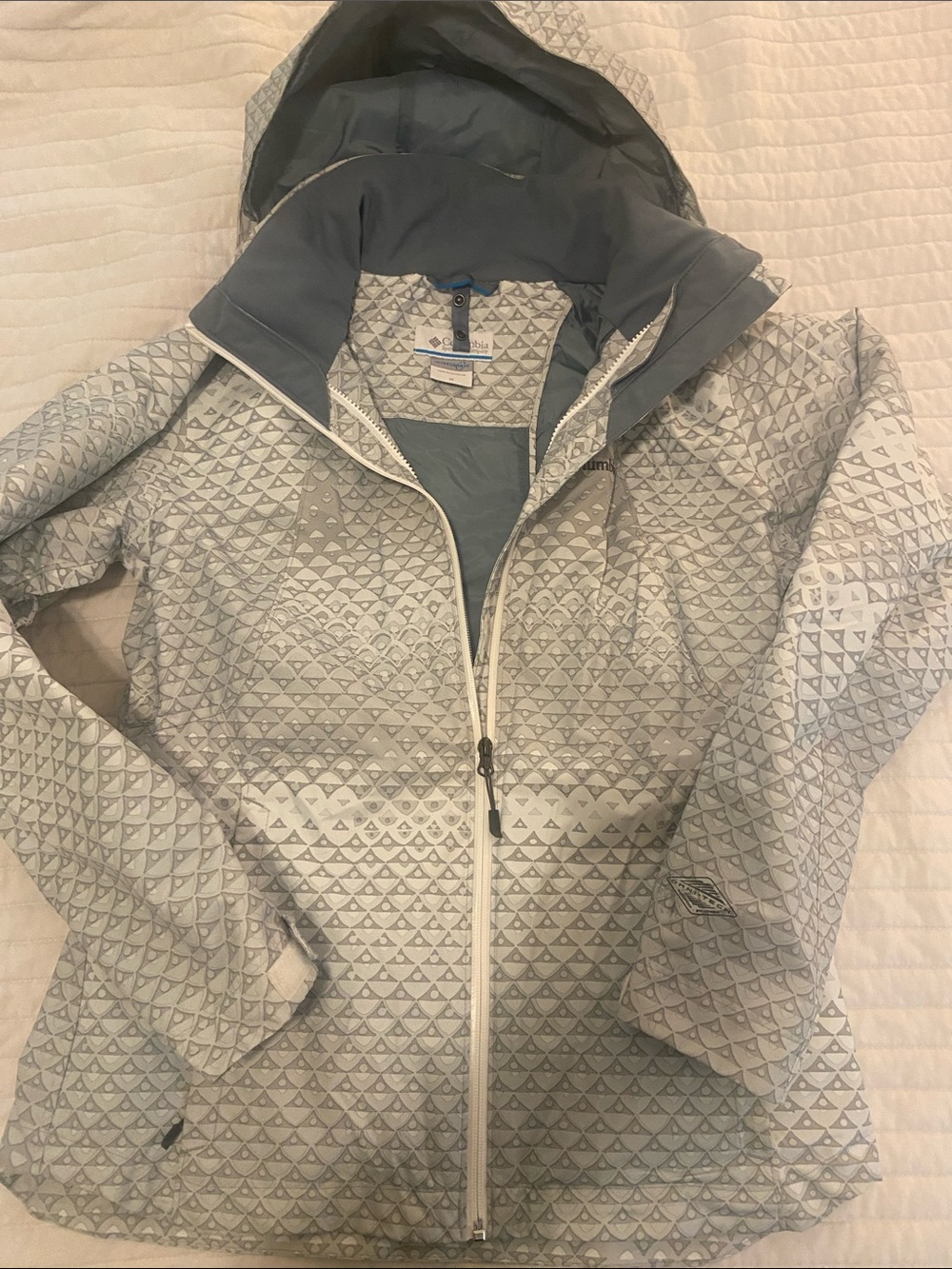 Columbia Women's Light Gray Geometric Ski Jacket with Hood